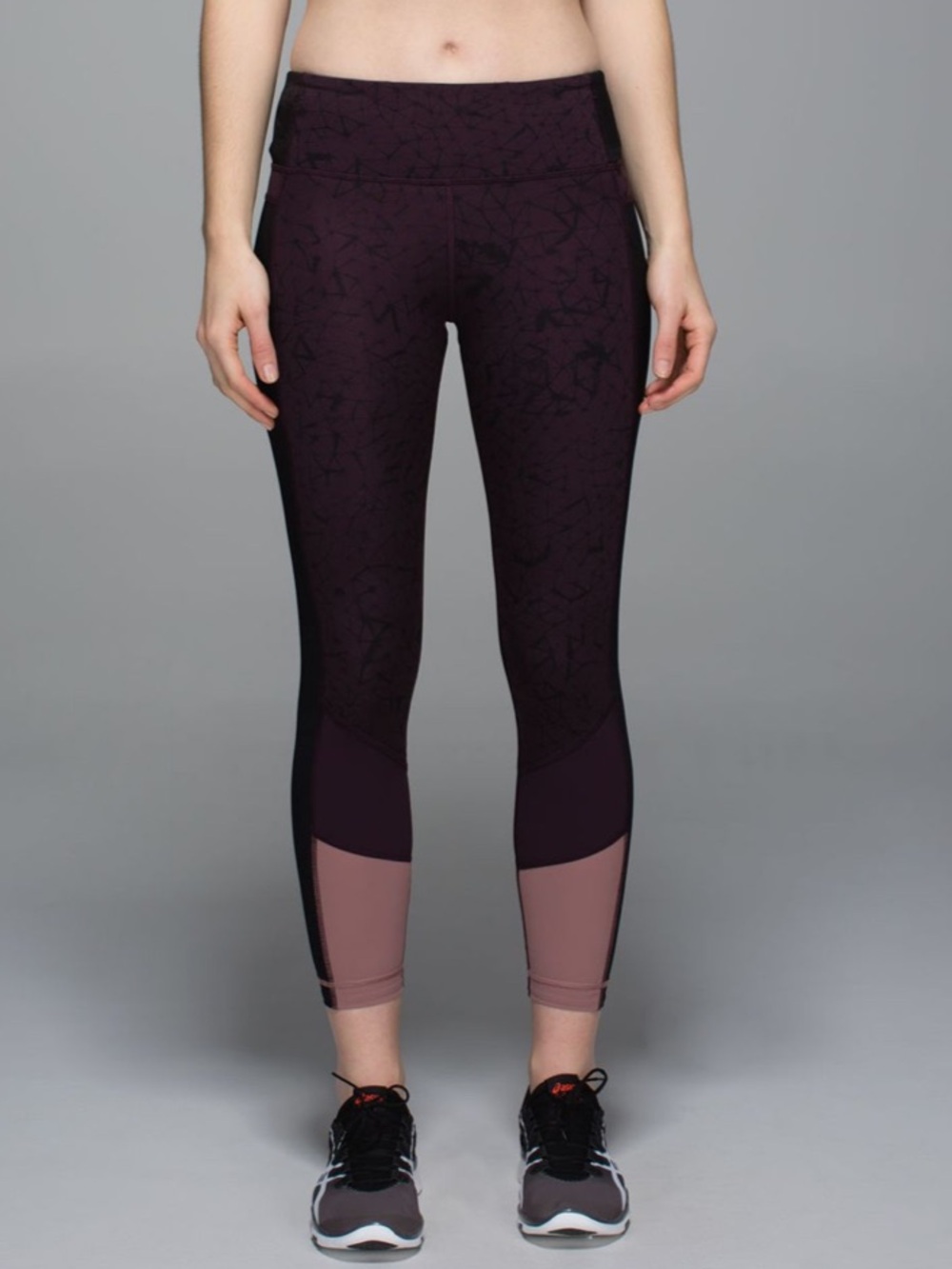 Lululemon Trail Bound 7/8 Tight Size 4 Star Crushed Black Cherry Luxtreme